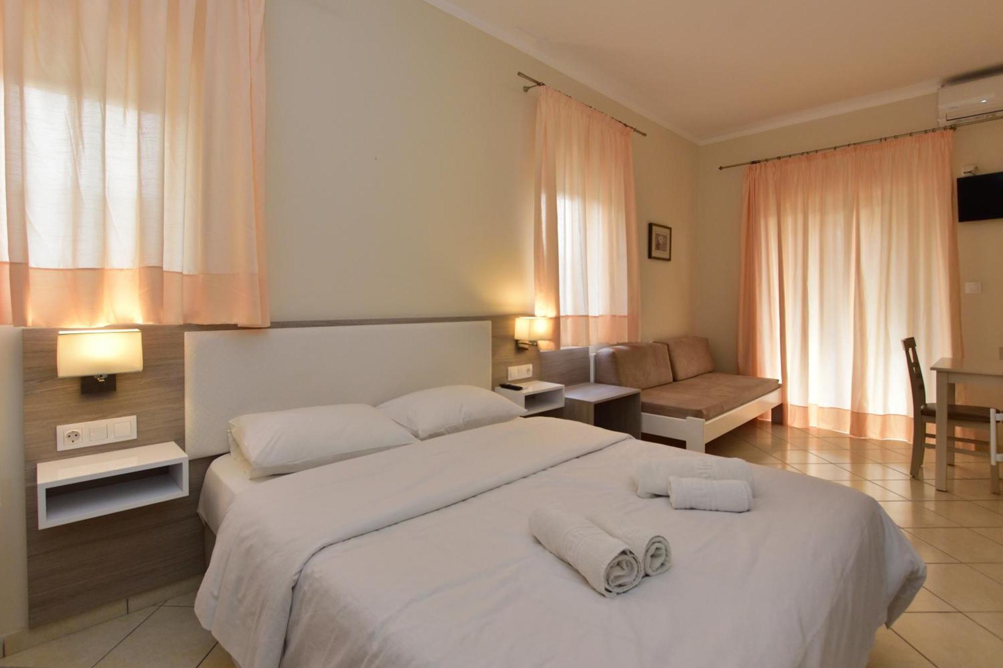 Flisvos Rooms Paleóchora Extérieur photo