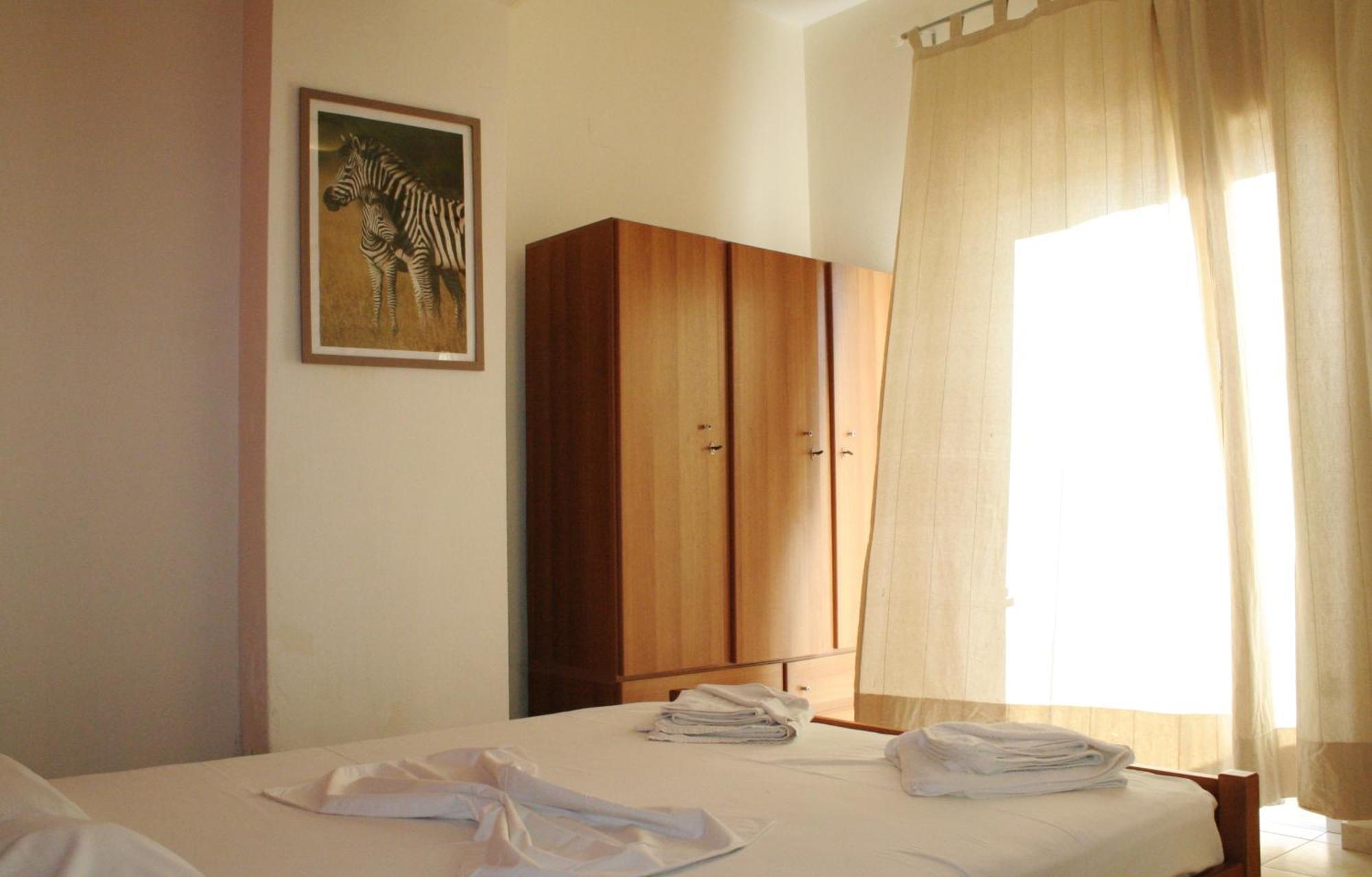 Flisvos Rooms Paleóchora Chambre photo